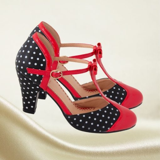 chaussures à talons rouges et noires, style vintage