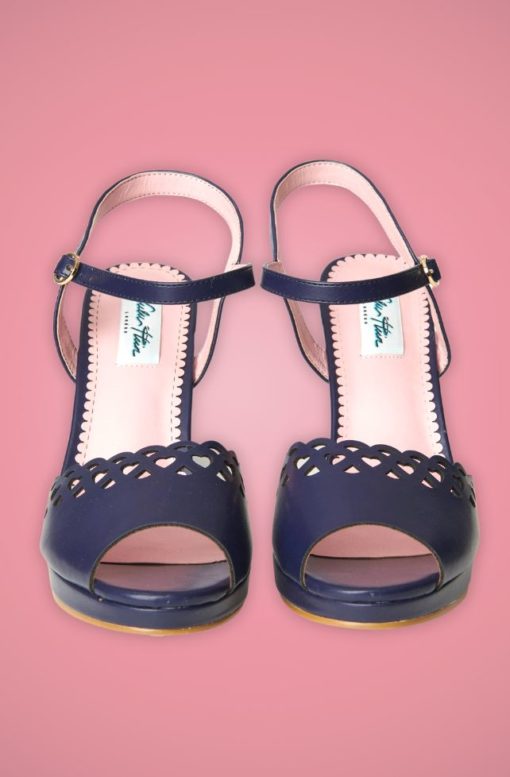 Escarpin chaussure talon large bout ouvert bordure cœur trou style vintage reto 50s années 50 pinup pin up confortable lanière cheville bleu marine