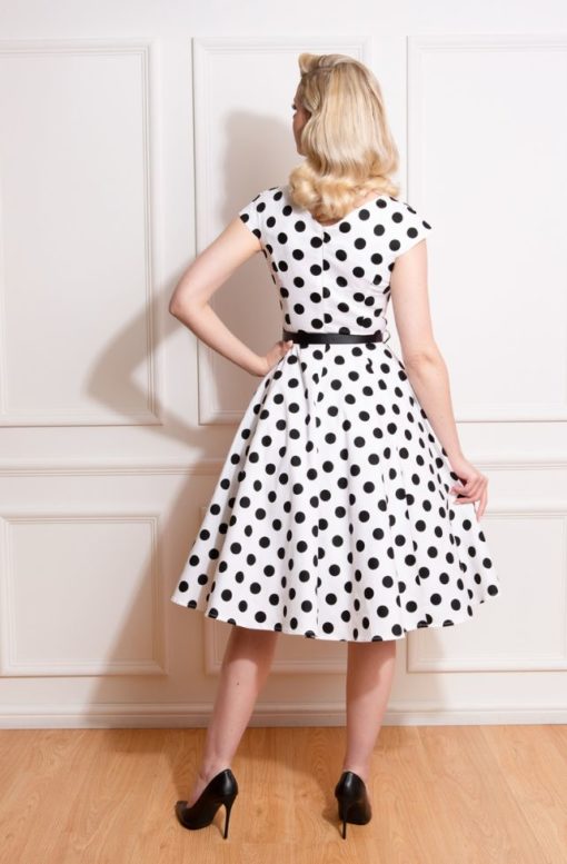 robe swing évasée trapèze retro vintage sans manche col V ceinture décorative blanc blanche pois polka dot noir cintré midi fifties 50s années 50 pin up elegant chic classe casual quotidien tissu coton sans jupon hearts and roses