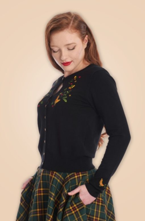 cardigan retro vintage broderie oiseau feuilles plante noir jaune vert rouge bouton coeur col rond manche longue usa america british anglais banned fifties années 50 50s